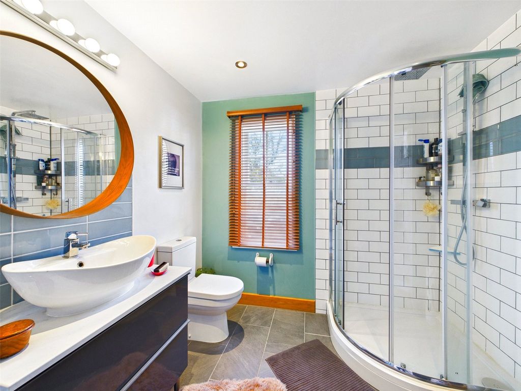 Property photo 3 of 34 3 - Image