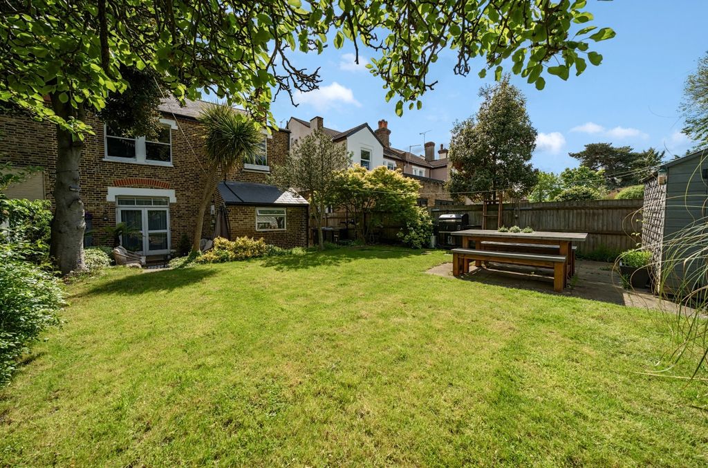 Property photo 3 of 15 Garden