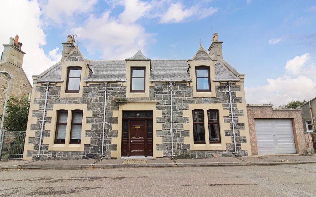 Property photo 1 of 28