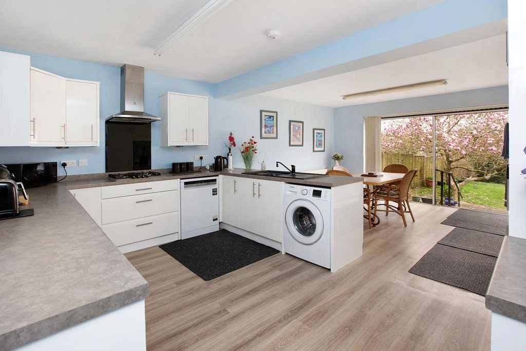 Property photo 2 of 17 Photo 9