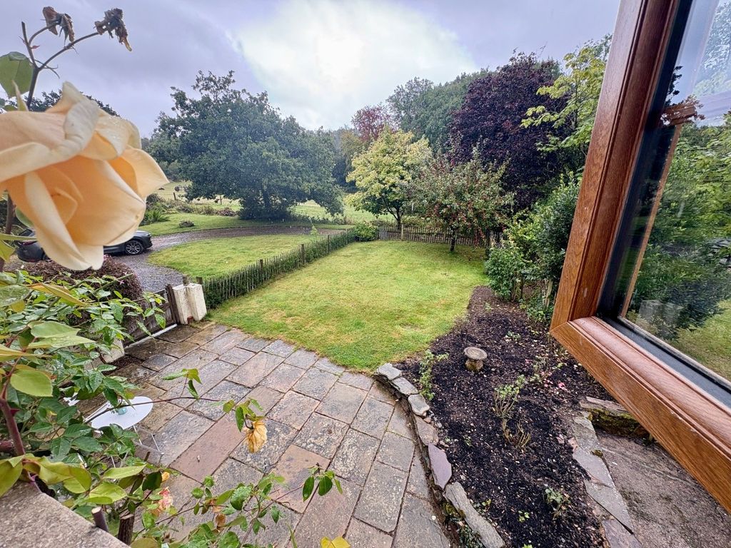 Property photo 2 of 13 Dulverton Seddons