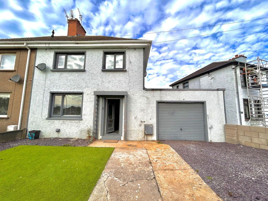 Property photo 2 of 21