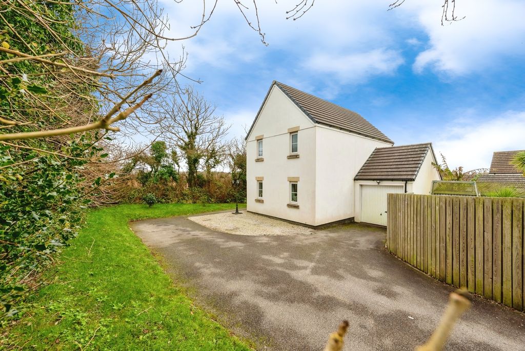 Property photo 2 of 43 Pbox-Img.Jpg