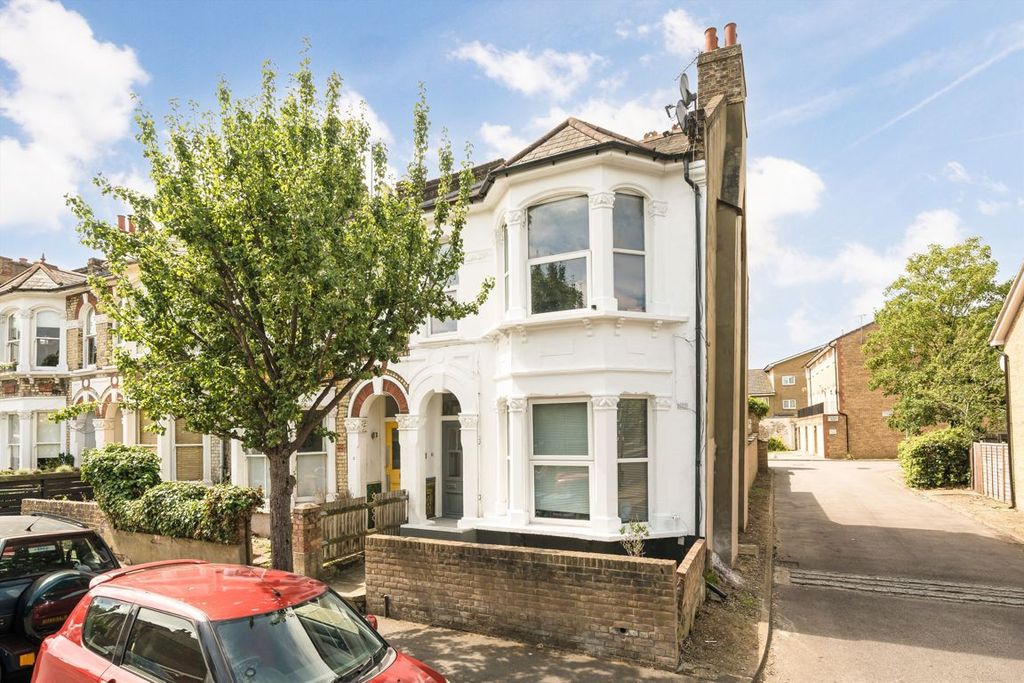 Property photo 1 of 6