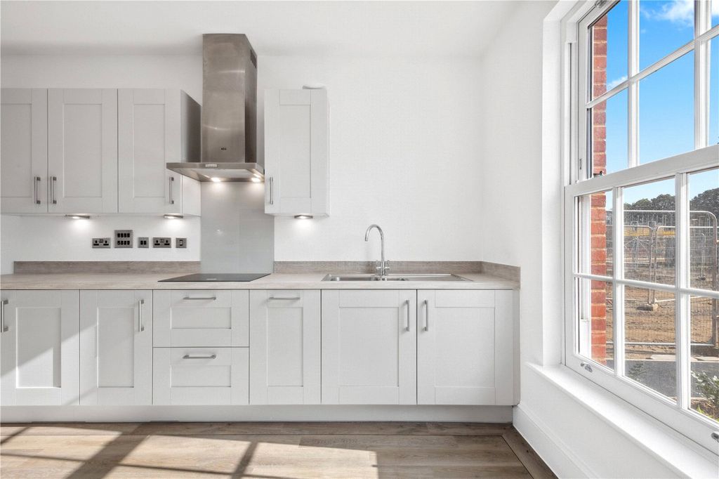 Property photo 3 of 13 Picture No. 02