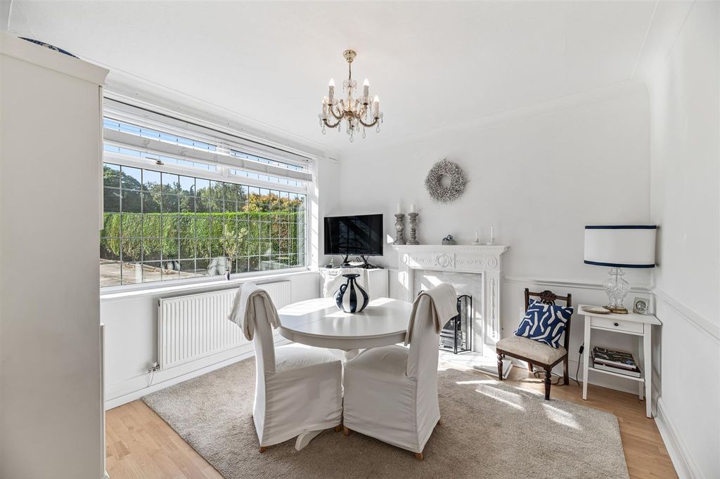 Property photo 3 of 23 Dining Room