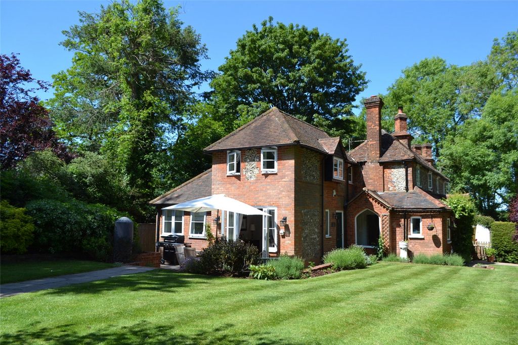 Property photo 1 of 7 Front/Side Elevation