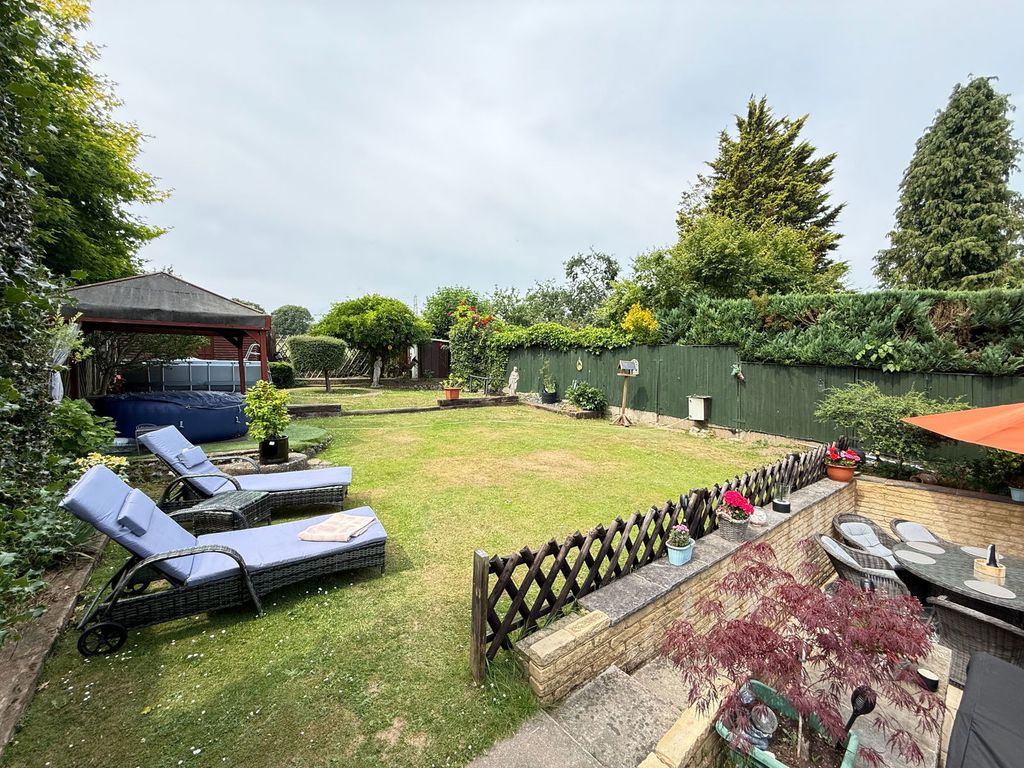 Property photo 1 of 28