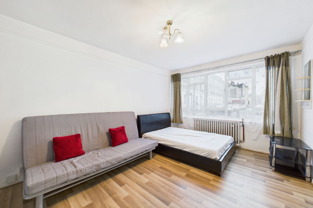 Property photo 3 of 7