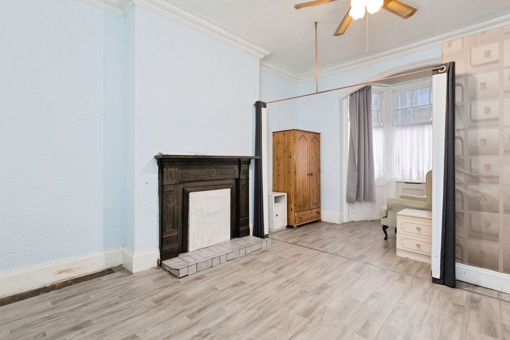 Property photo 3 of 24