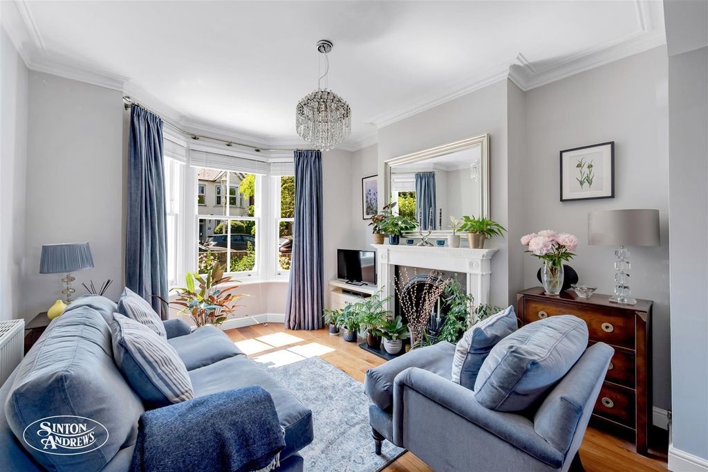 Property photo 2 of 12 144 Northcroft Road-3.Jpg