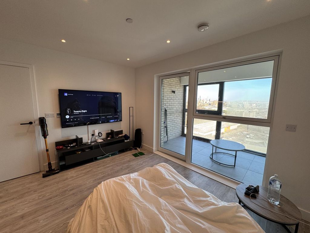 Property photo 3 of 9 Living Room