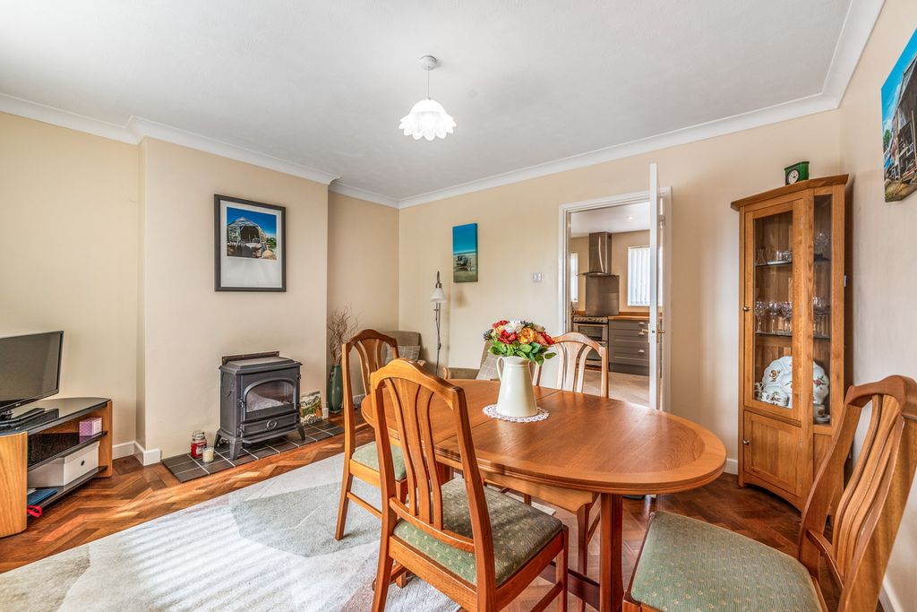 Additional image 4 of 3 bed detached bungalow for saleLichfield Avenue, Evesham WR11