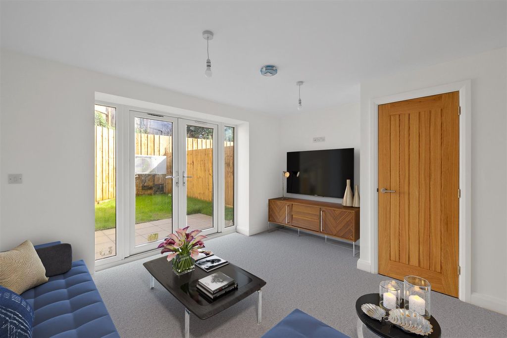 Property photo 2 of 10 Lounge