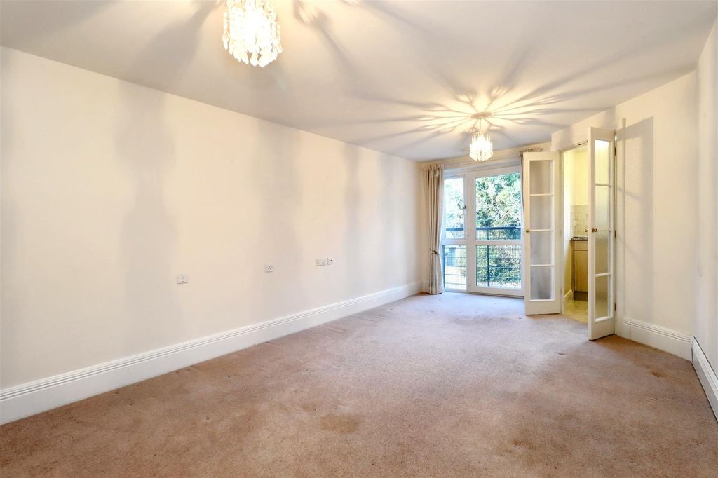 Property photo 2 of 14