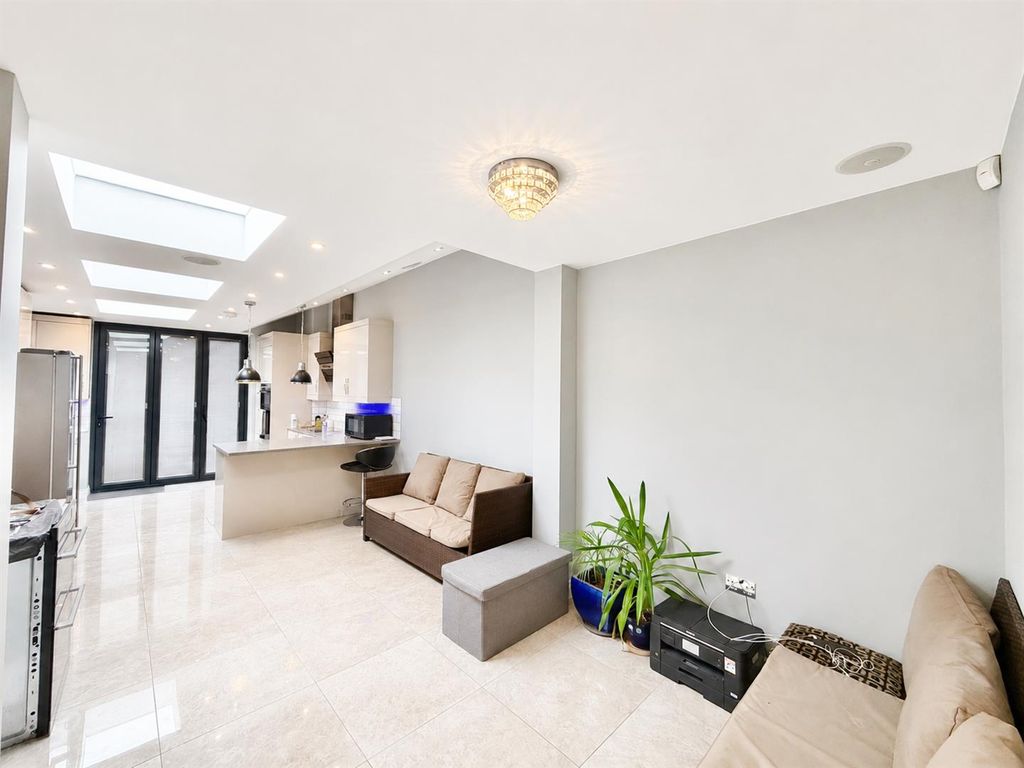 Property photo 3 of 14 Open Plan Living