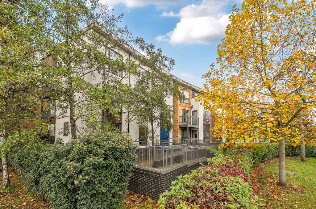 Property photo 2 of 16