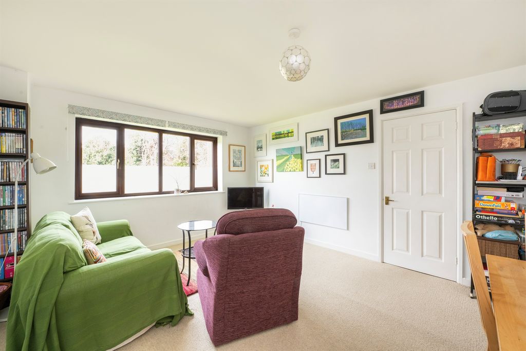 Property photo 3 of 12