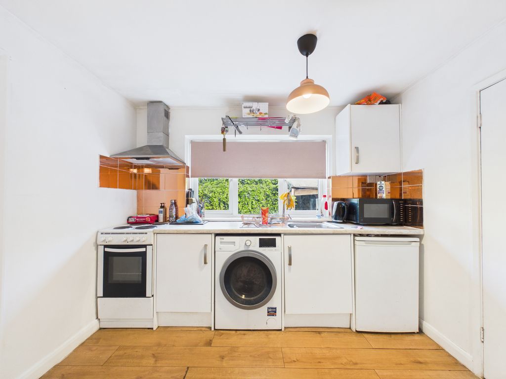 Property photo 3 of 7 Cam02536G0-Pr0092-Still002