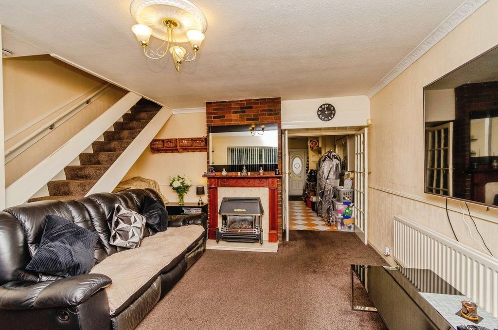 Property photo 3 of 17