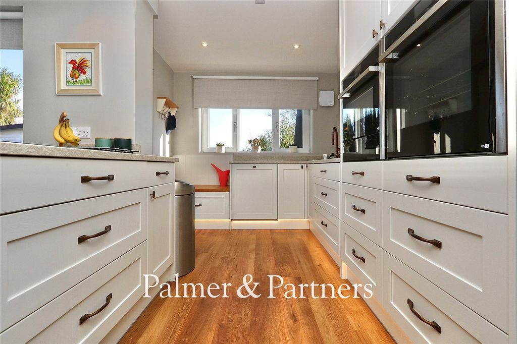 Property photo 3 of 27 Picture No. 06