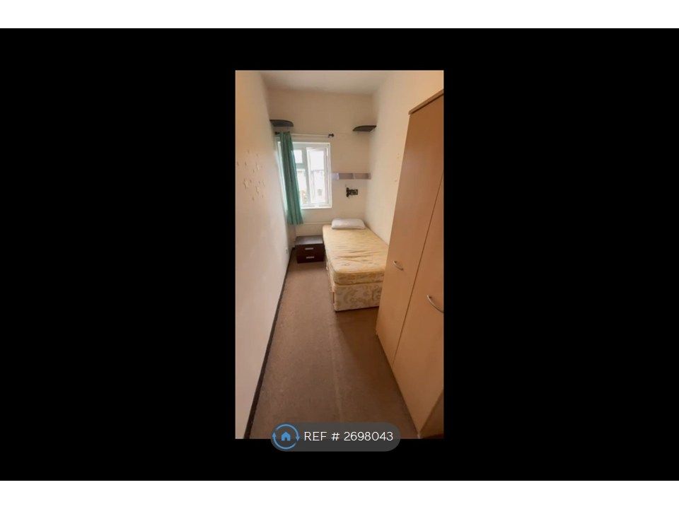 Property photo 2 of 5 Single Room