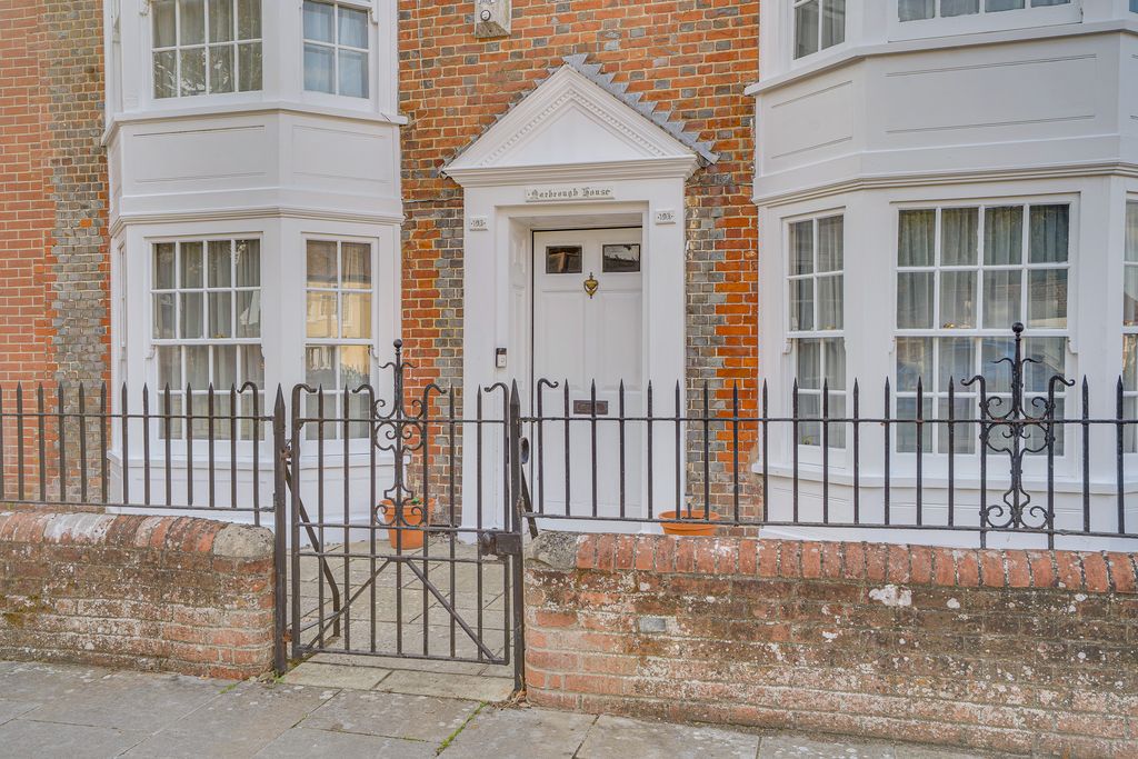 Property photo 2 of 19