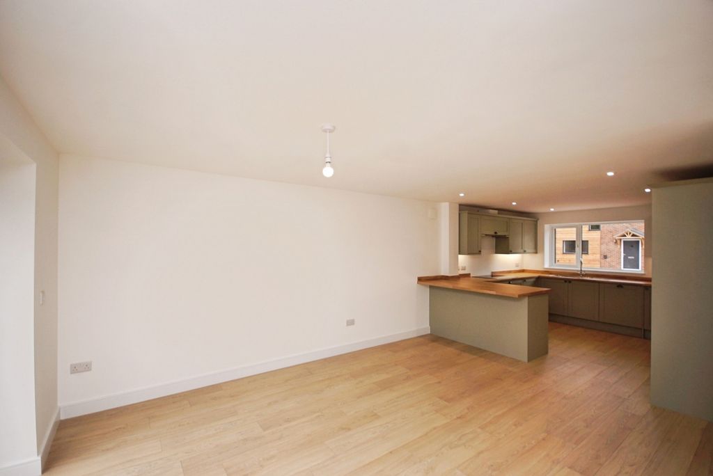 Property photo 2 of 27 Photo