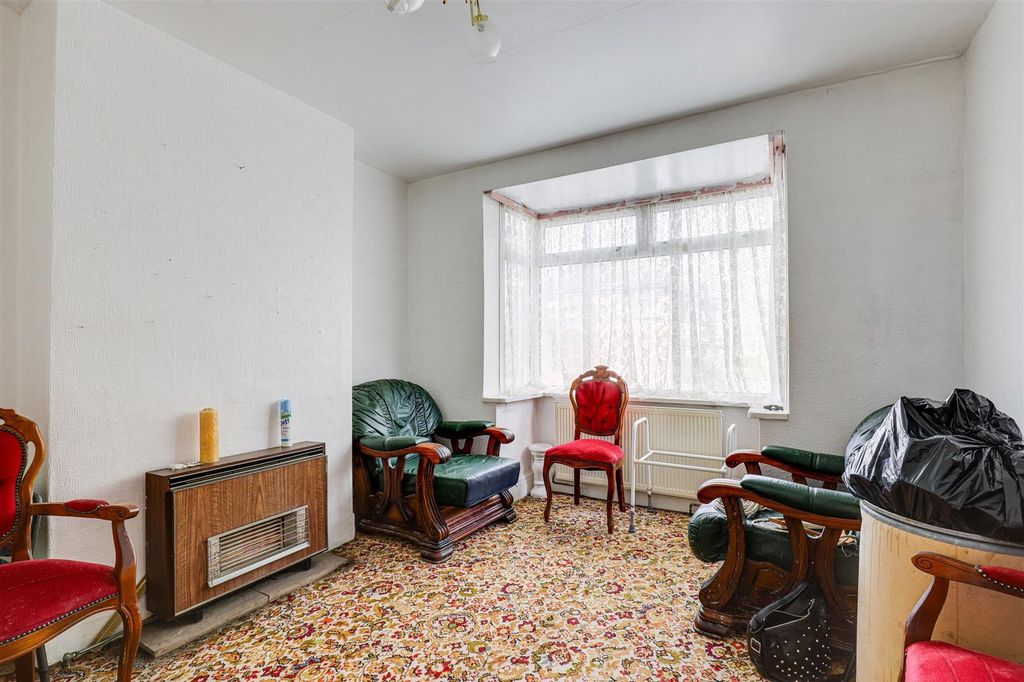 Property photo 2 of 20