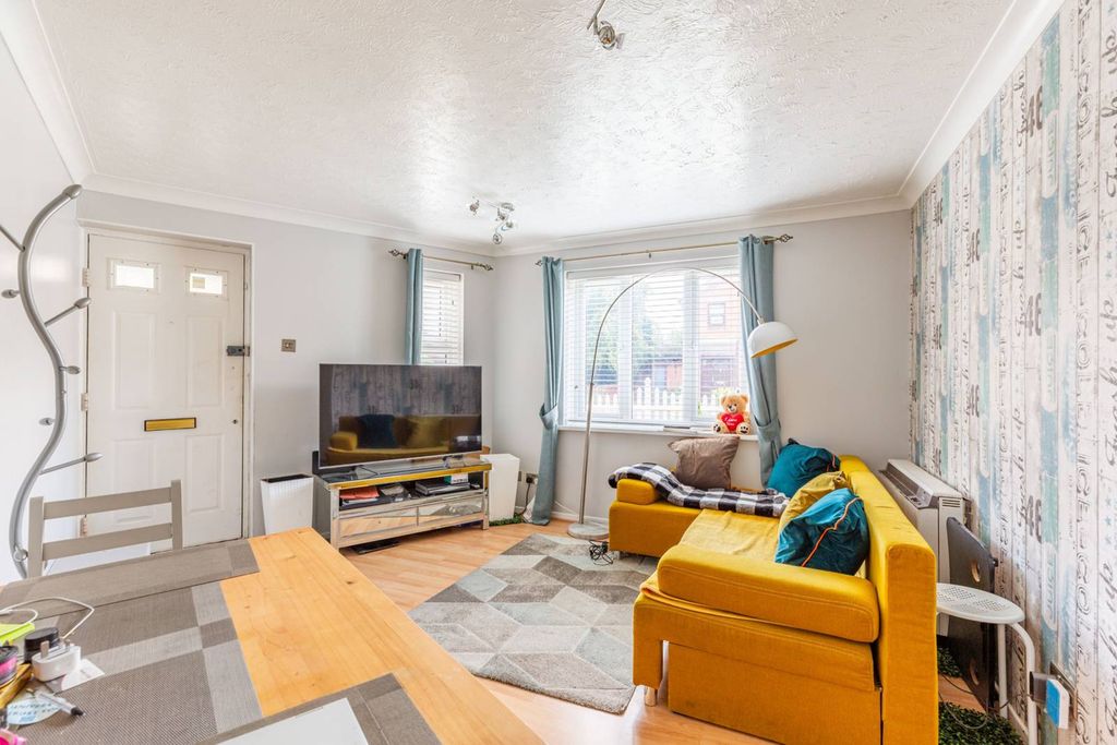 Property photo 2 of 12