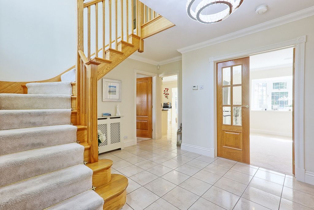 Property photo 2 of 47