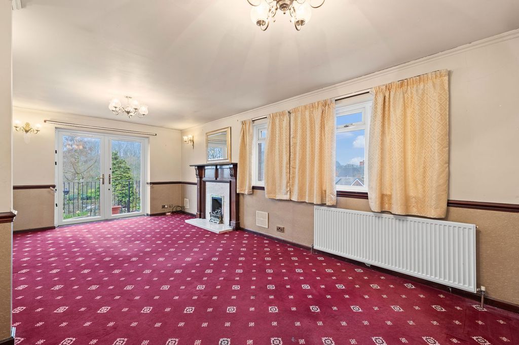 Property photo 3 of 35