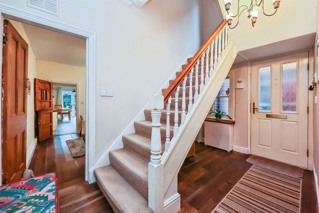 Property photo 2 of 21