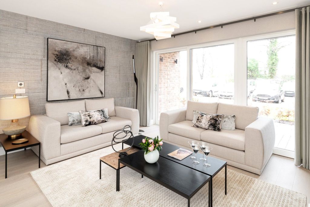 Property photo 3 of 10 Living/Kitchen