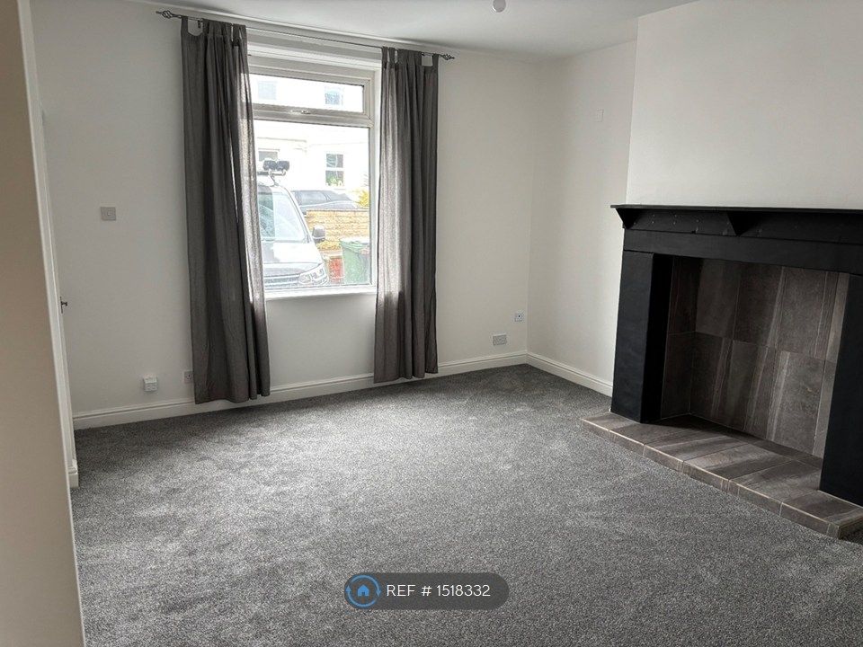 Property photo 3 of 24