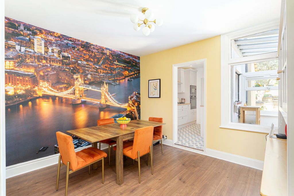 Property photo 3 of 17 Dining Room