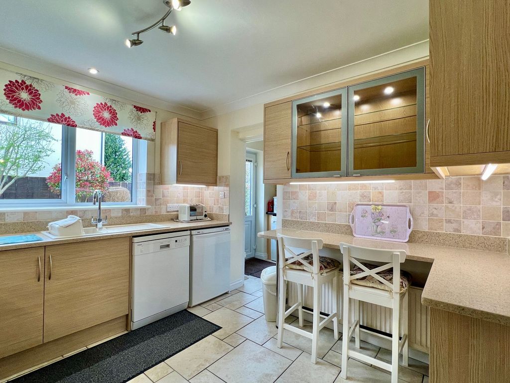 Property photo 3 of 31