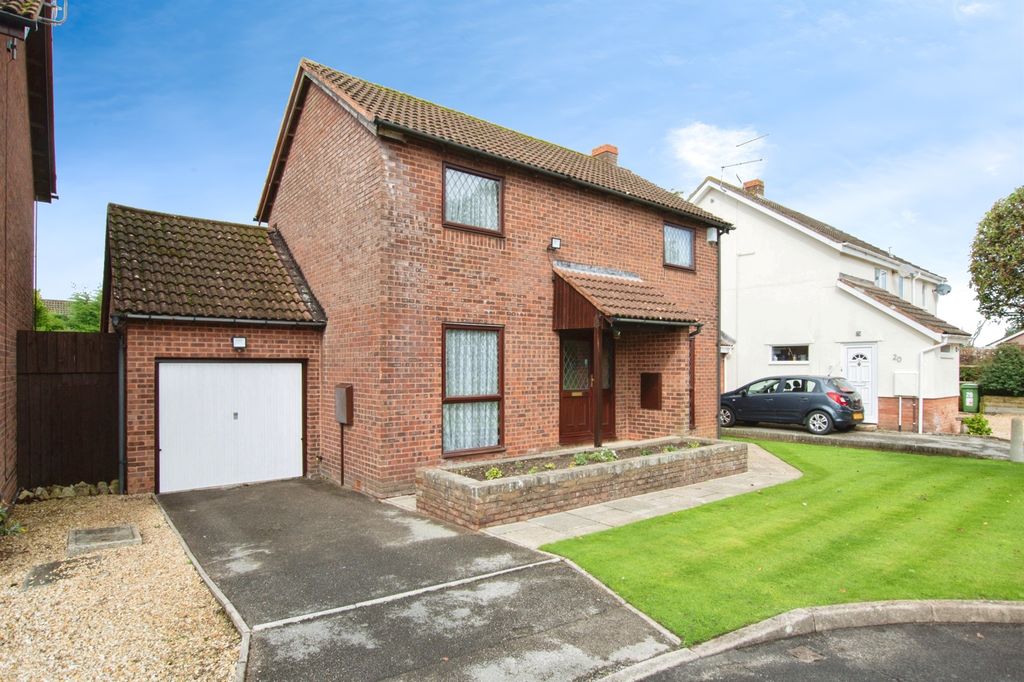 Property photo 2 of 17