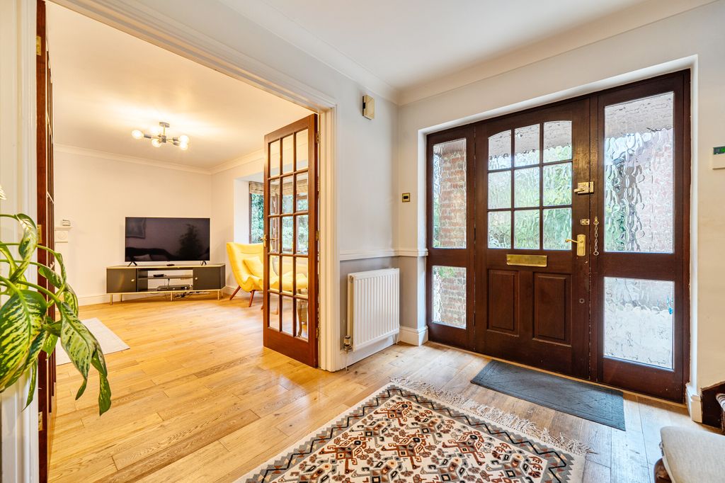 Property photo 3 of 19