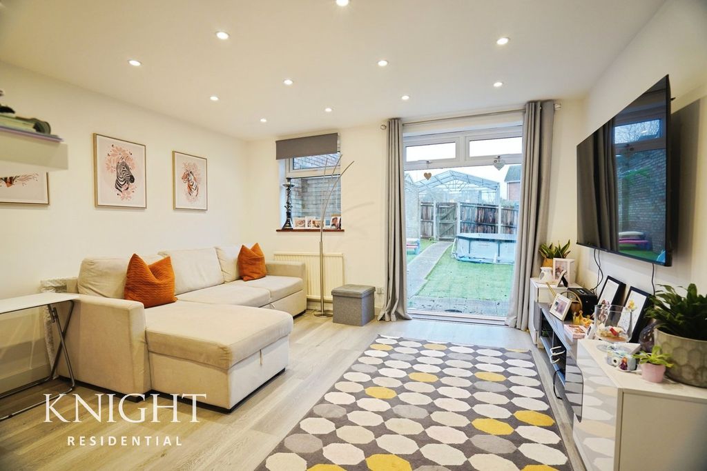 Property photo 2 of 16