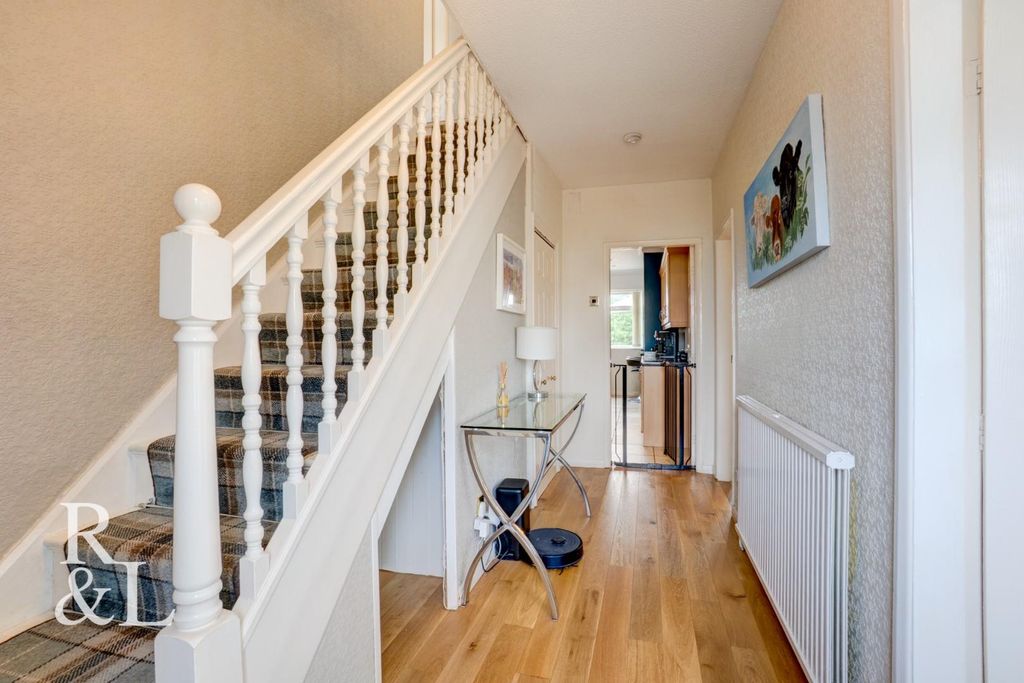Property photo 3 of 29 Royston&amp;Lund (17).Jpg