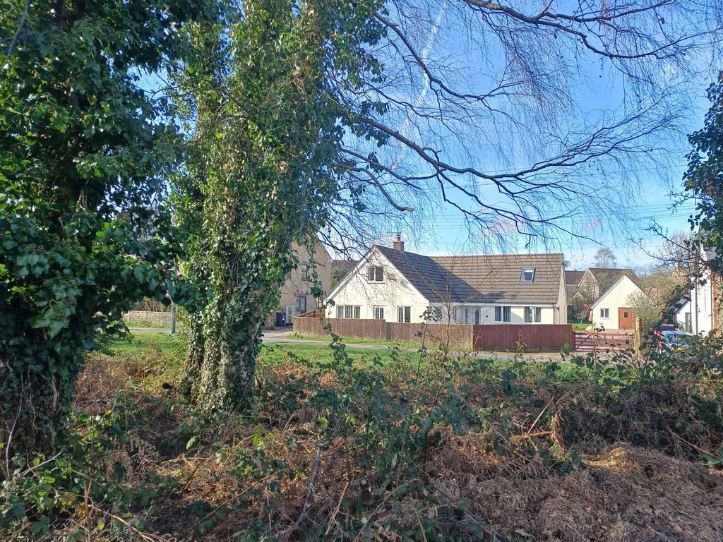 Property photo 2 of 32