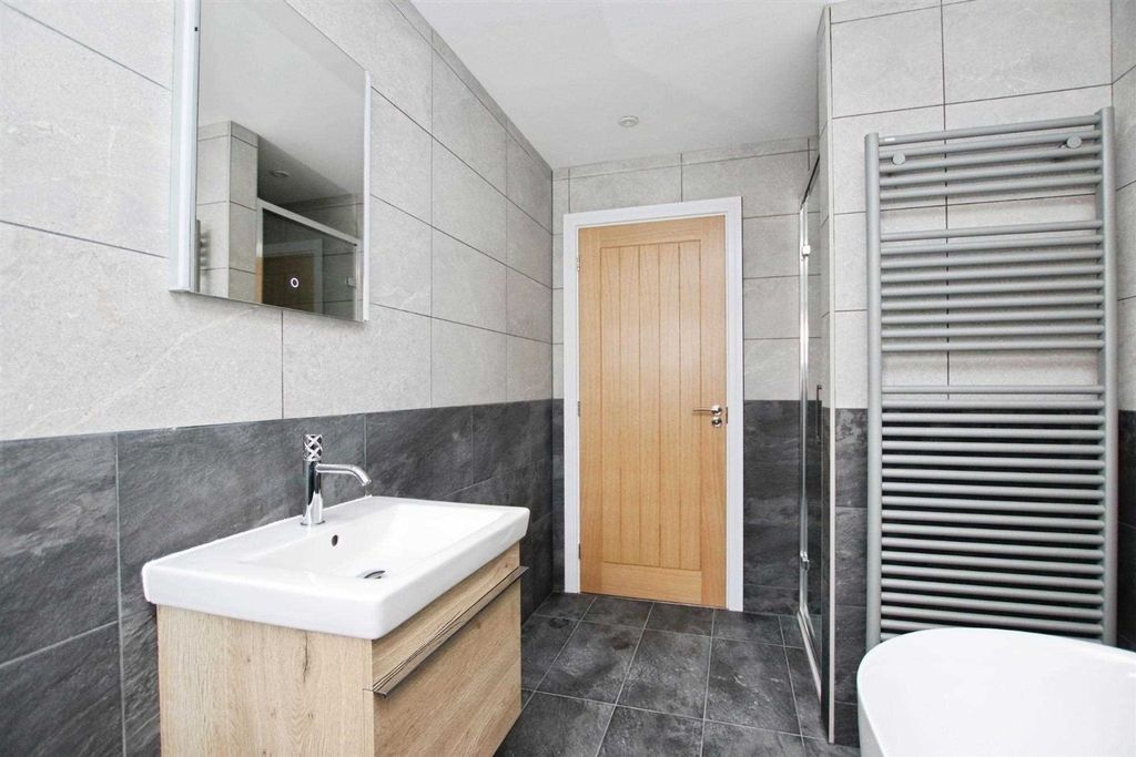 Property photo 3 of 14 4634913