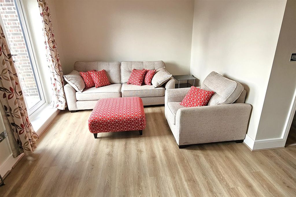 Property photo 1 of 13 1 Duche Lounge .Jpg