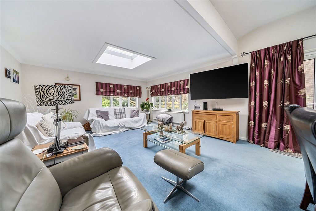 Property photo 2 of 23 Picture No. 16