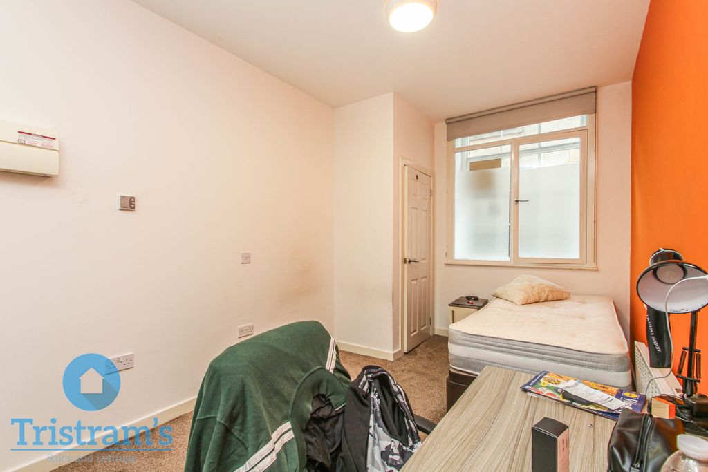 Property photo 3 of 8 Img_0405