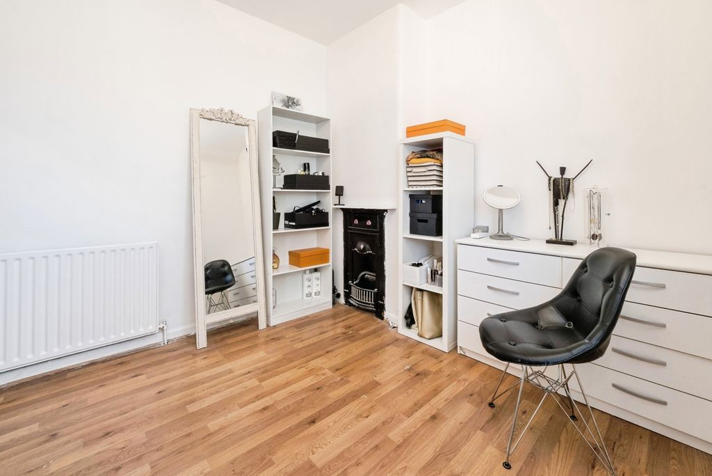 Property photo 3 of 18 Pbox-Img.Jpg