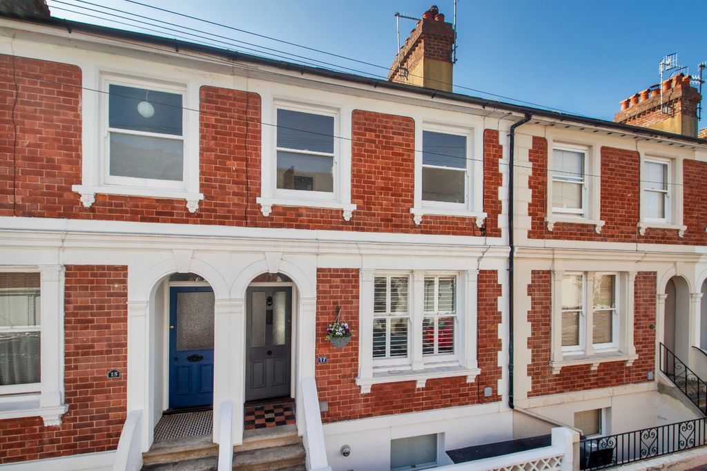Property photo 1 of 13 17 Grecian