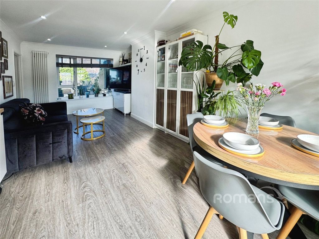 Property photo 2 of 17 Picture No. 12