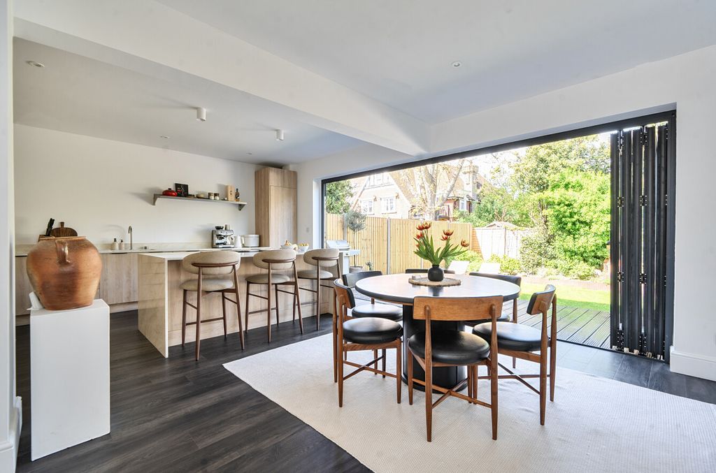 Property photo 2 of 14 1448180-12-69E258...